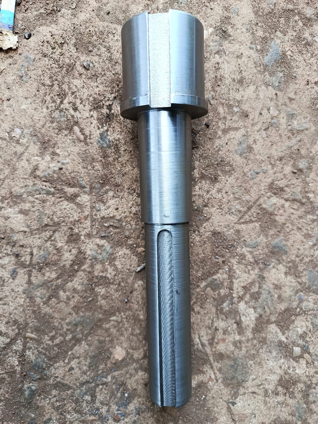 Arbre claveté pour scie